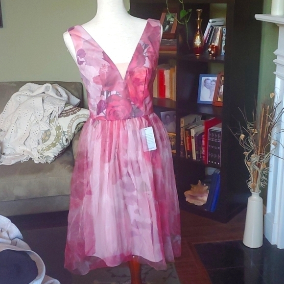 Nwt Chi Chi London Pretty Pink Party Dress-Size 6​​​​​​​ - Picture 1 of 5